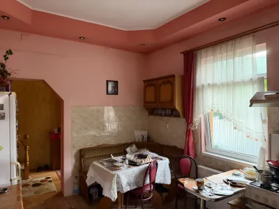 bucatarie spatioasa casa vanzare cumparare Gura Humorului Suceava